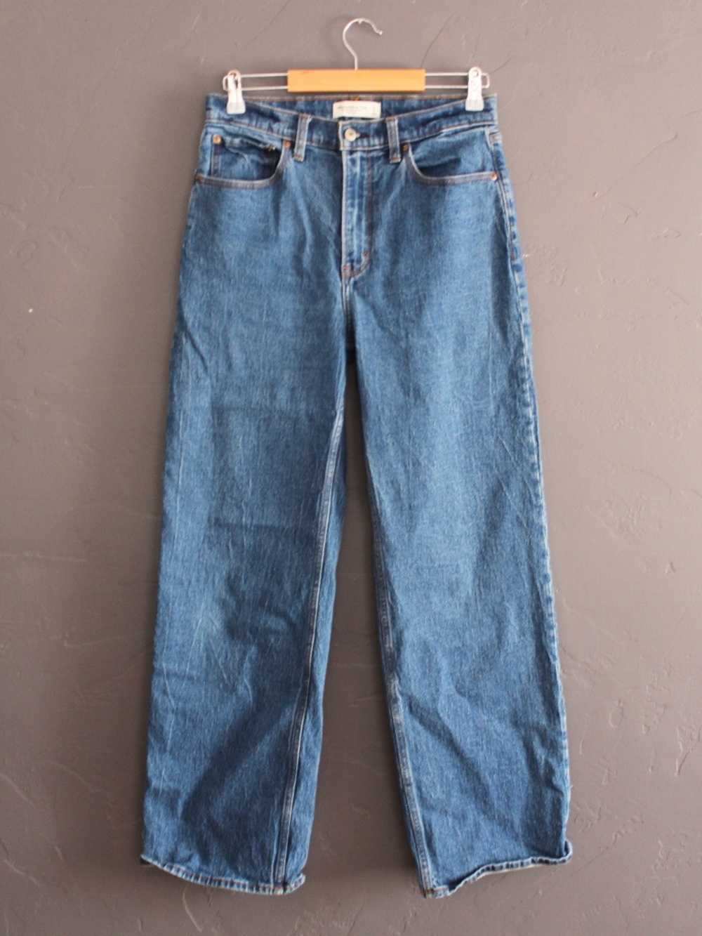 ABERCROMBIE ’90s Relaxed Jean High Rise Medium Wash